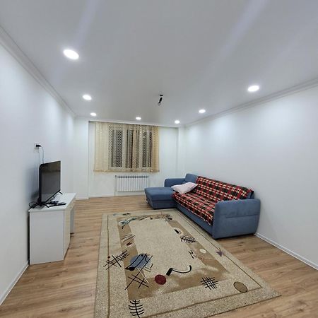 Uzak Apartment 2 Алма Ата Екстериор снимка